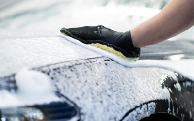 Mycie detailingowe a zwykła myjnia – realne różnice